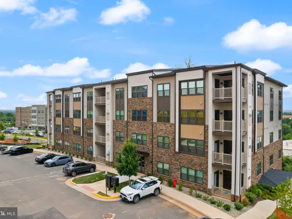 46320 Mount Milstead Ter #301, Sterling, VA 20164