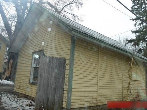 3rd image of 338 W Decatur St