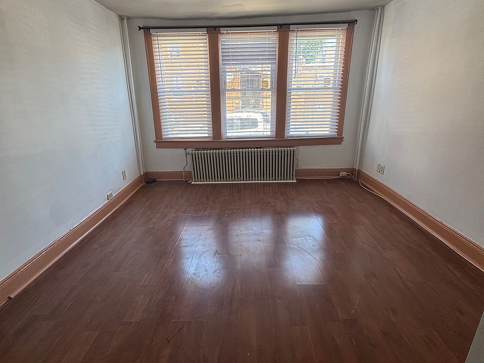 1st image of 323 5th St APT 1
