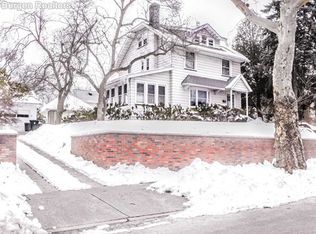 38 W Pierrepont Ave, Rutherford, NJ 07070