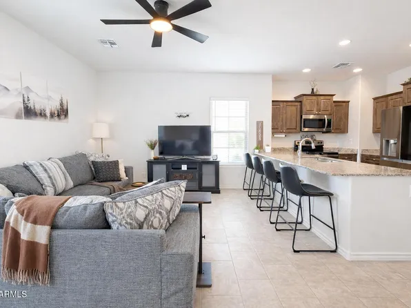 854 S San Marcos Dr APT 10B, Apache Junction, AZ 85120