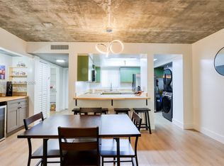 201 NW 7th St APT 307, Miami, FL 33136
