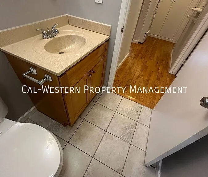 250 Palo Alto Ave #1 — Photo 12