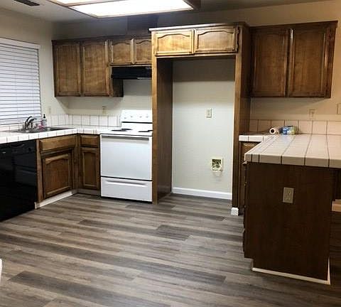 3rd image of 2100 Branding Iron Dr #1
