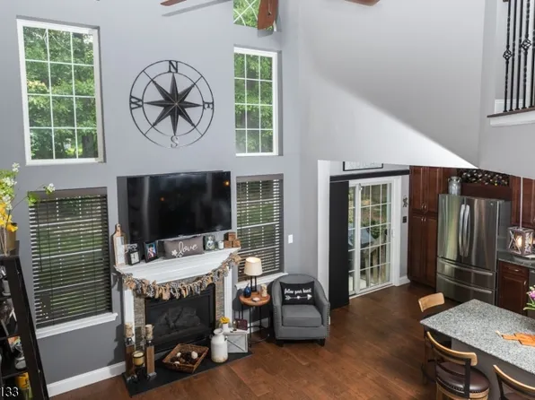 64 Pond Hollow Dr, Jefferson Twp., NJ 07438