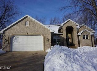 120 E Evergreen Dr, Appleton, WI 54913