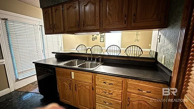 3 bed, 2.5 bath, 1831 sqft, $1,975 — Photo 3