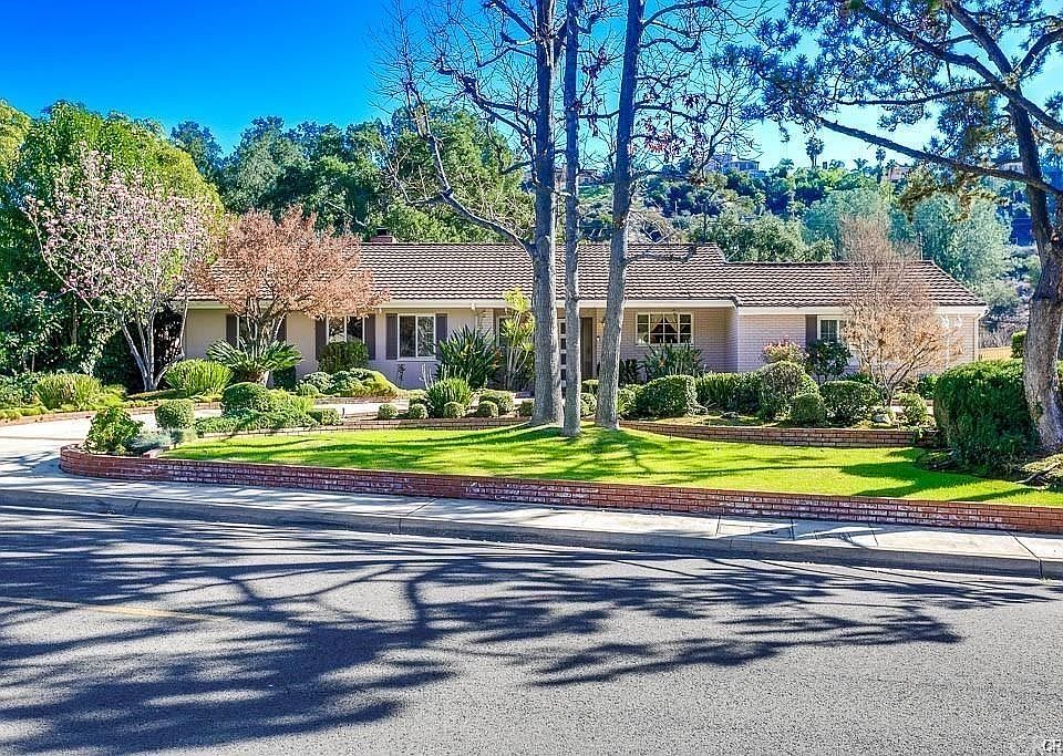 1st image of 1530 Highland Oaks Dr