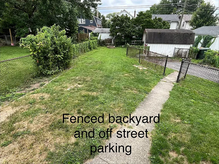 159 E Lakeview Ave — Photo 2