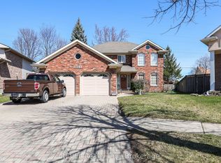 6965 Harovics Ln, Niagara Falls, ON L2G 7S7