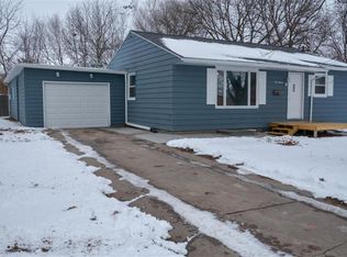 616 11th St, Nevada, IA 50201