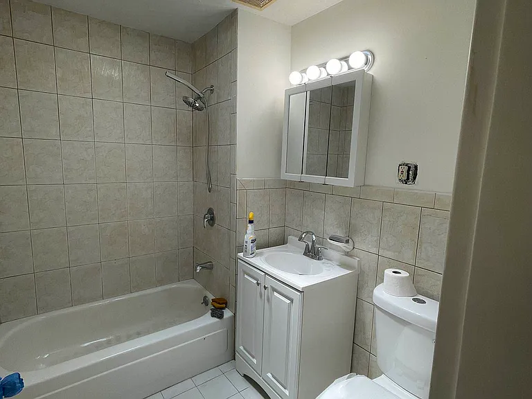 22-20 27th St #2 — Photo 8