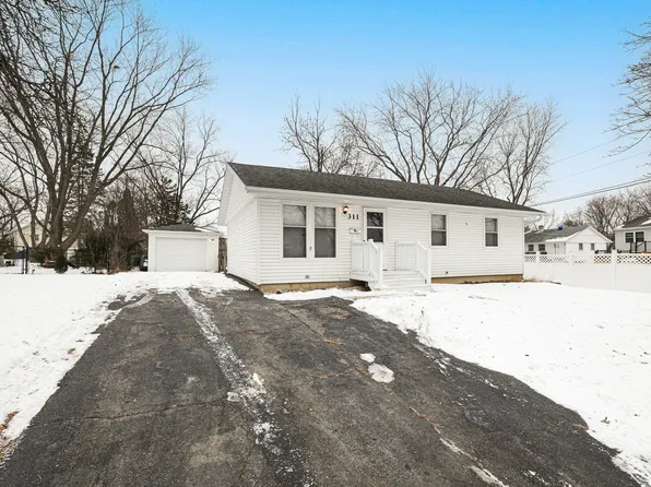 311 W Kennedy Dr, Streamwood, IL 60107