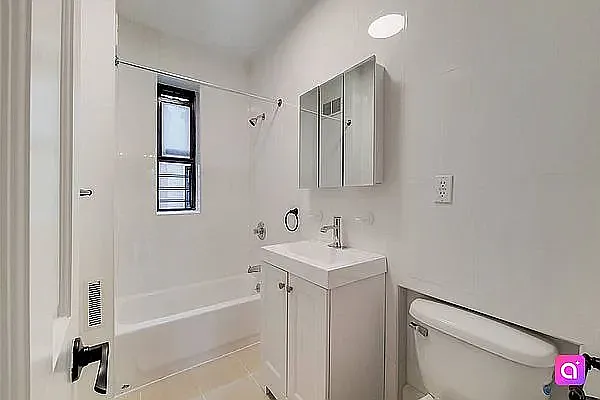 31-15 32nd St #16 — Photo 6