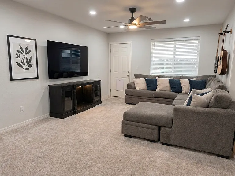 349 S Hidalgo Rd — Photo 3