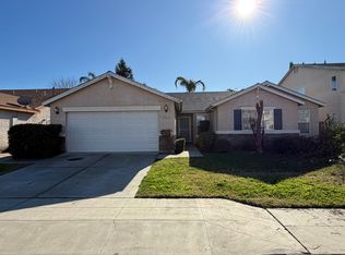 6072 E Hampton Way, Fresno, CA