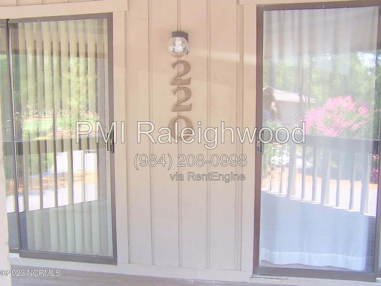 2 bed, 2.0 bath, 1010 sqft, $1,325 — Photo 3