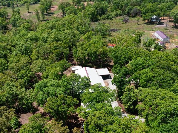 129 Silverwood Ln, Tecumseh, OK 74873