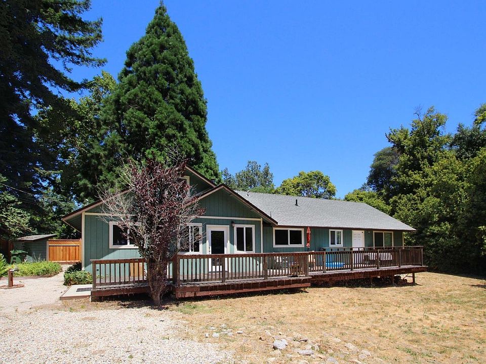 1st image of 300 Woodland Dr