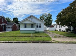 820 28th St, Vienna, WV 26105