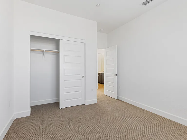 1072 Caraballo Dr — Photo 29