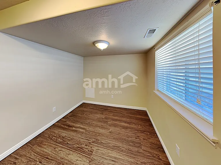 816 N Crimson Ln — Photo 14