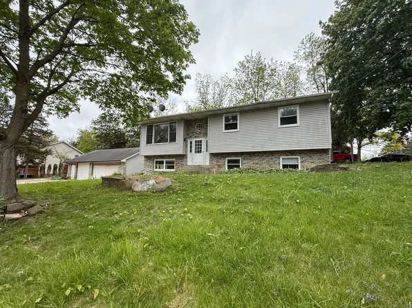 24631 W Clinton Ave, Round Lake, IL 60073