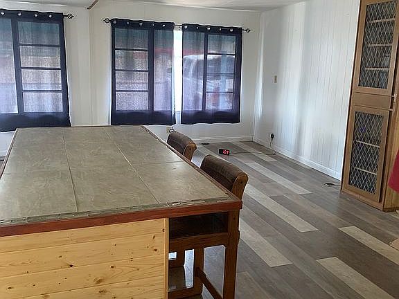 Moveable island with storage