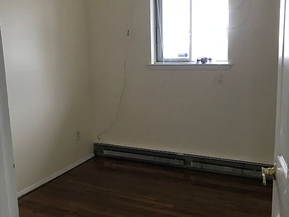 3rd image of 9 Bayard St