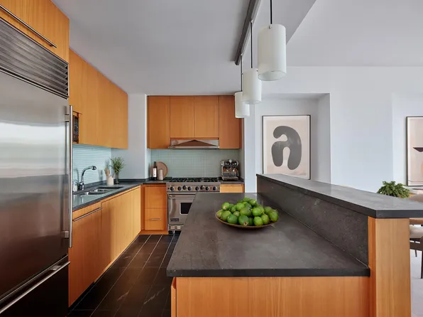 505 Greenwich Street 8AW image 2 of 10