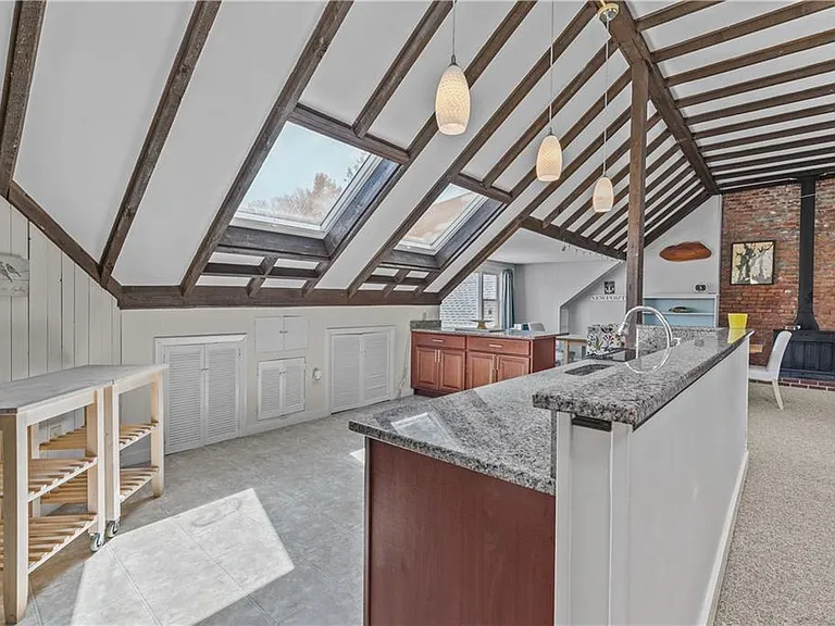 167 Coggeshall Ave #E — Photo 8