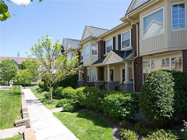 1st image of 13800 53rd Ave N APT 206