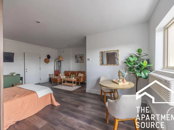 1505 W Hollywood Ave #306, Chicago, IL 60660