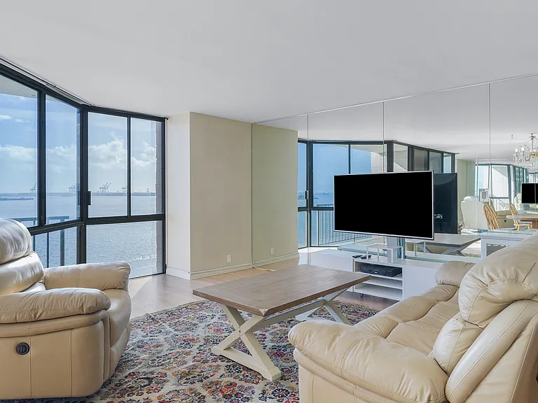 1750 E Ocean Blvd #707 — Photo 3
