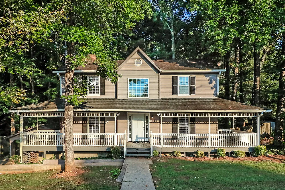 3 bed, 2.5 bath, 1820 sqft, $1,915 — Photo 1