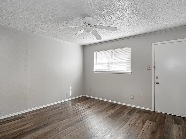 1709 Short St #B — Photo 4