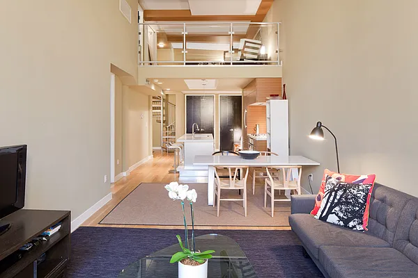 Sold by aptsandlofts.com | media 13