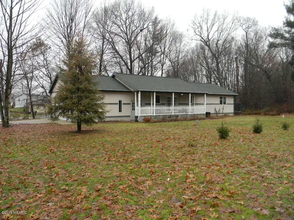2994 Lakeshore Rd, Twin Lake, MI 49457
