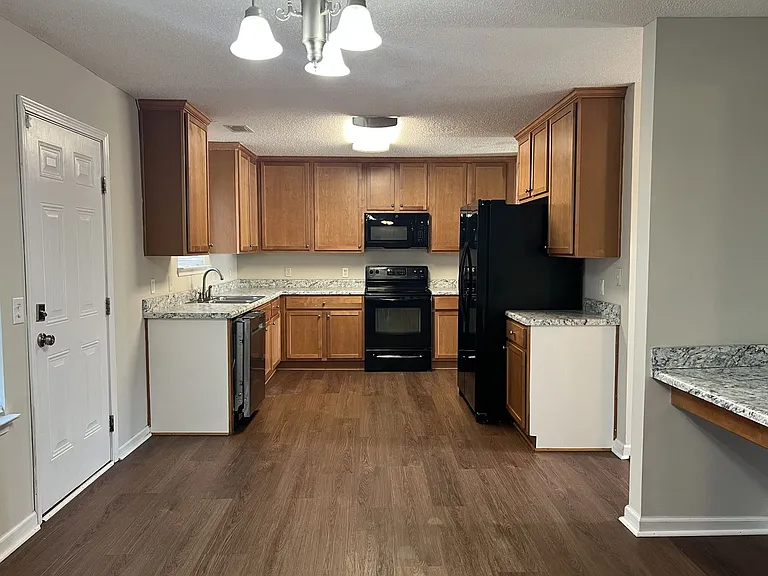 401 Timberwind Dr — Photo 11