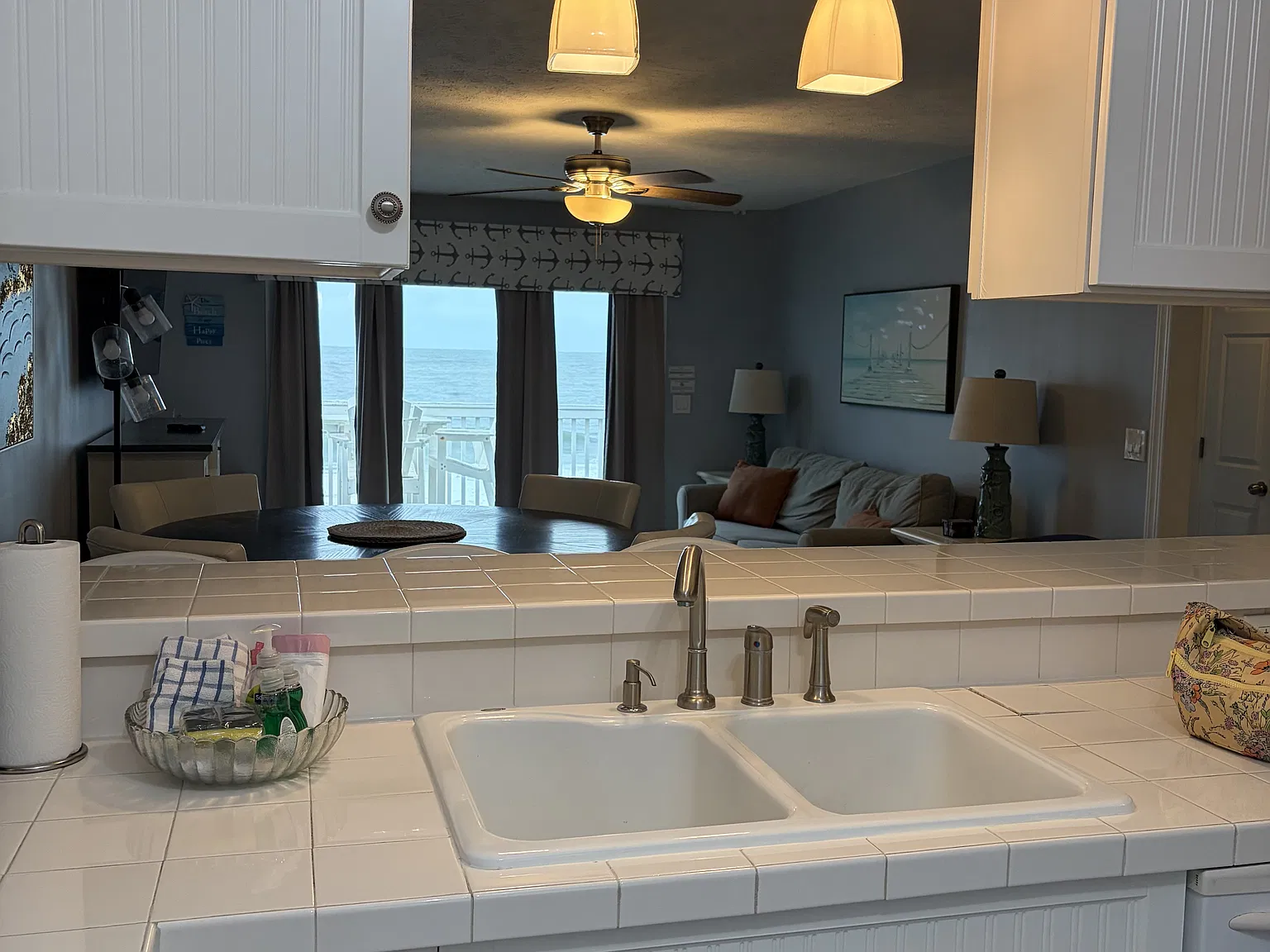 2 bed, 916 sqft, $4,300 — Photo 4