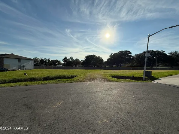 200 Vieux Orleans Cir, Lafayette, LA 70508