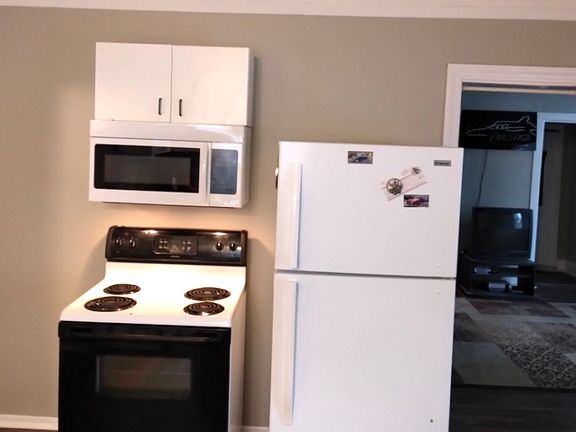 3rd image of 946 N 8th St