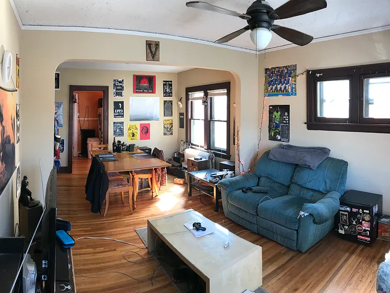 1905 E 38th St #1 — Photo 1