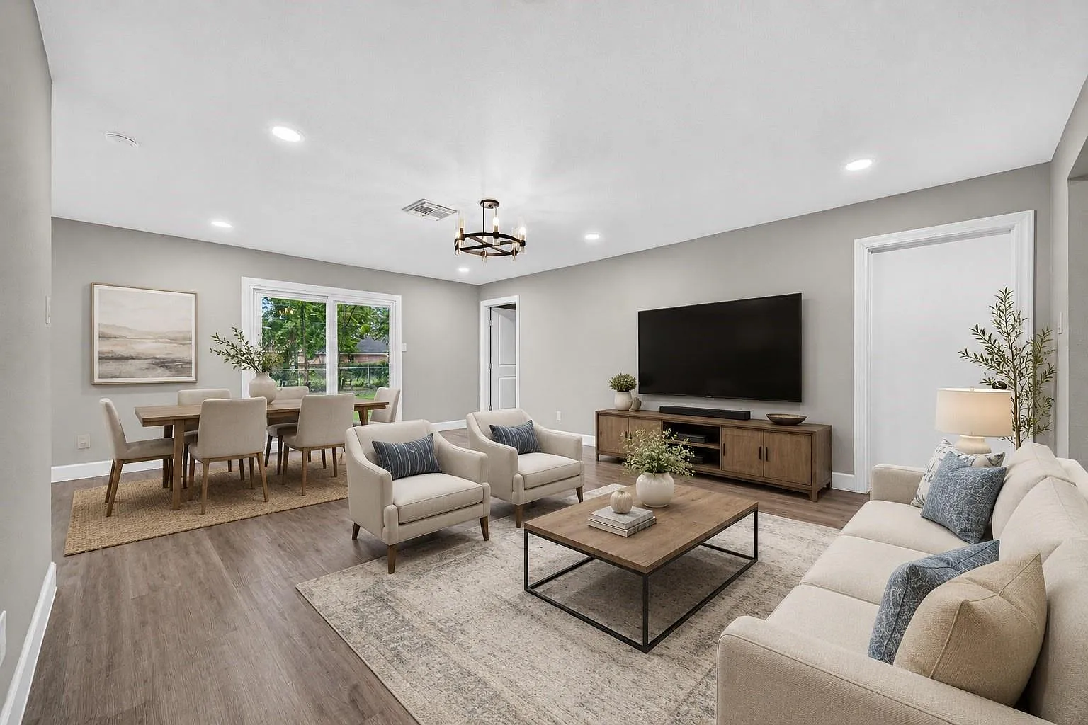 4 bed, 2.0 bath, 1865 sqft, $2,350 — Photo 4