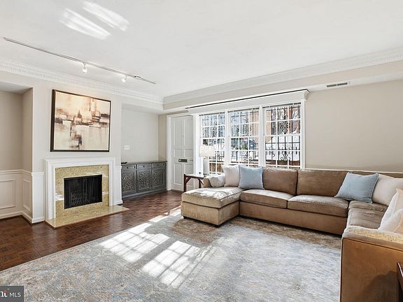 4th image of 1755 Q St NW APT A