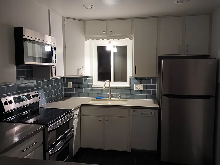 W Jefferson St — Photo 26
