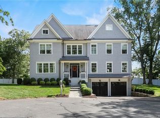 17 Wake Robin Rd, Westport, CT 06880