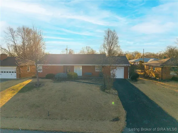 106 W Rosewood Drive, Clarksville, IN 47129