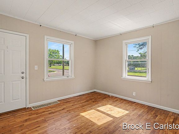 3rd image of 2309 Philo Ave