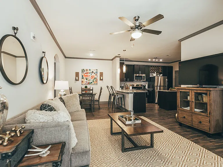 Vintage at Emory Road Apartments — Photo 2
